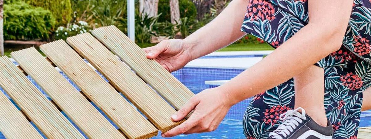 Las tarimas de madera en piscinas son un éxito por estos motivos