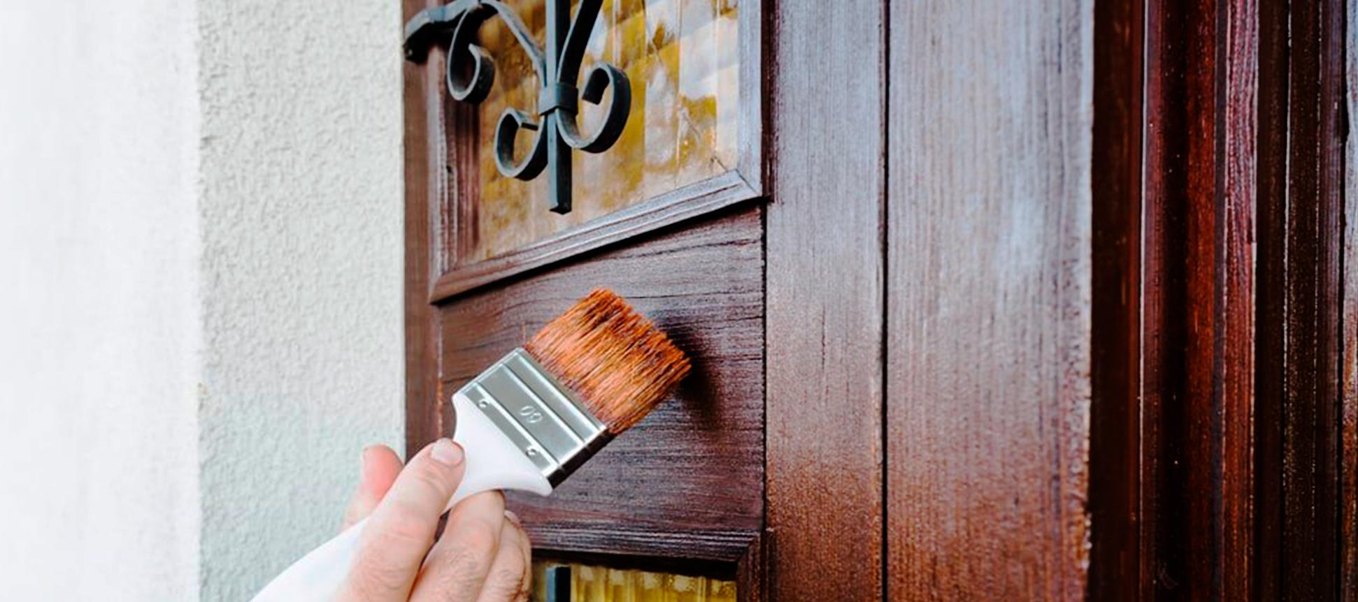 escribir Almacén necesario Cómo pintar y barnizar las puertas de casa | decoandlemon